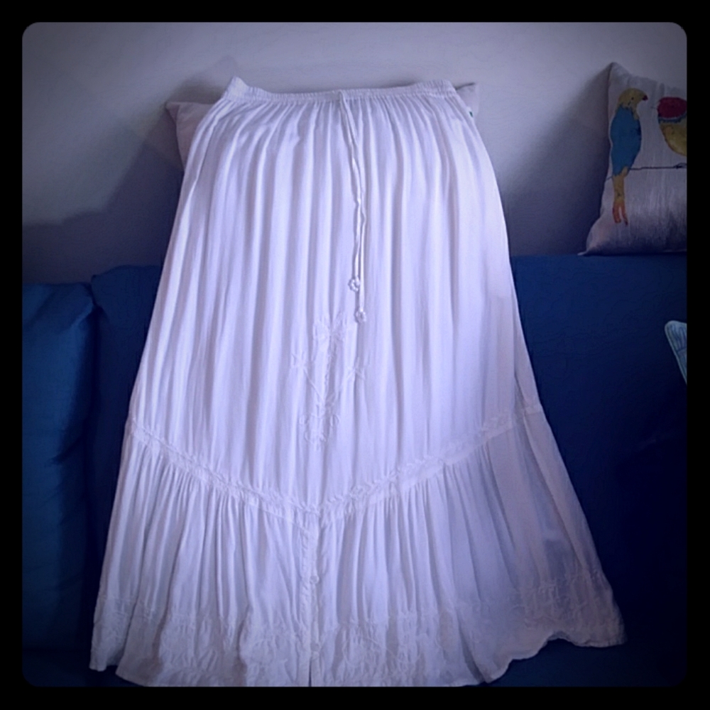 Long white cotton skirt